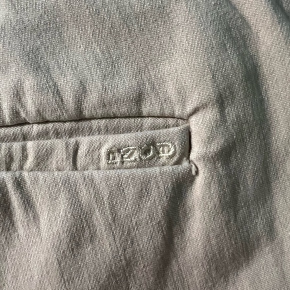 IZOD Tab Golf shorts, size- 8 - Picture 3 of 5